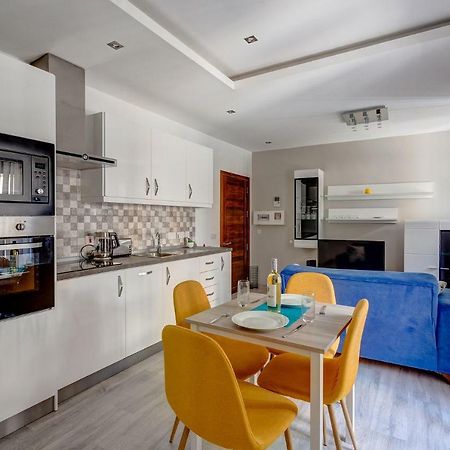 Modern Apartment Just Off The Promenade Sliema Exteriör bild