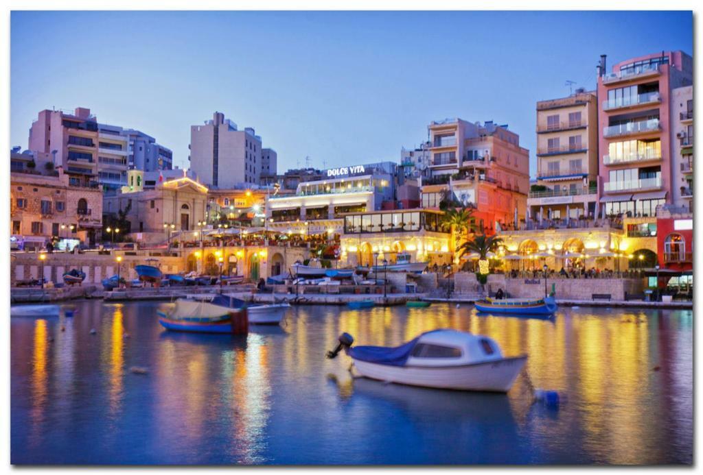 Modern Apartment Just Off The Promenade Sliema Exteriör bild