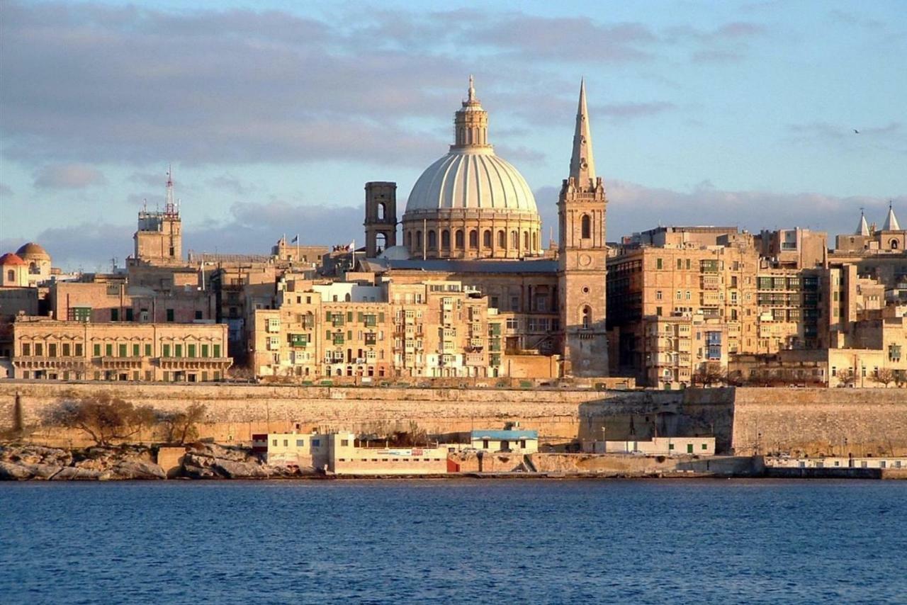 Modern Apartment Just Off The Promenade Sliema Exteriör bild