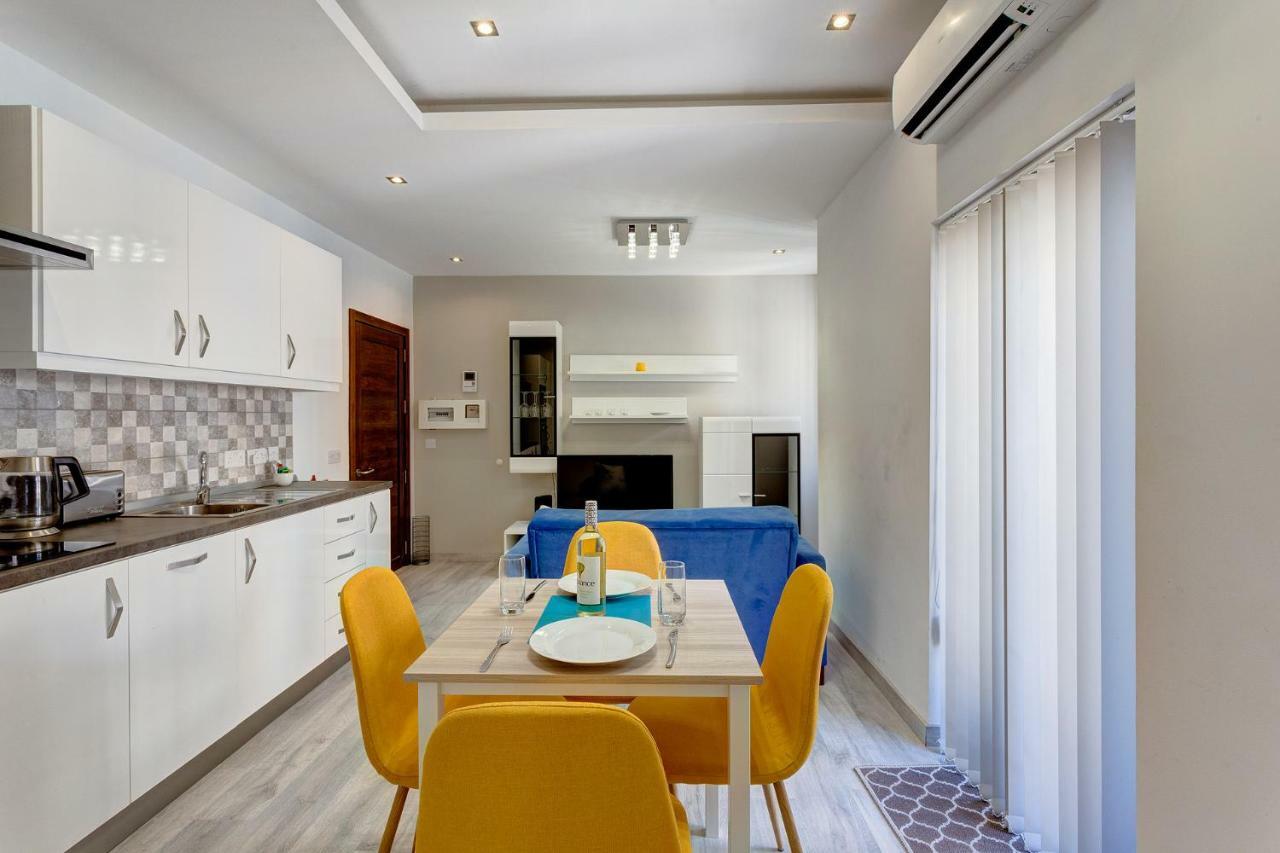 Modern Apartment Just Off The Promenade Sliema Exteriör bild