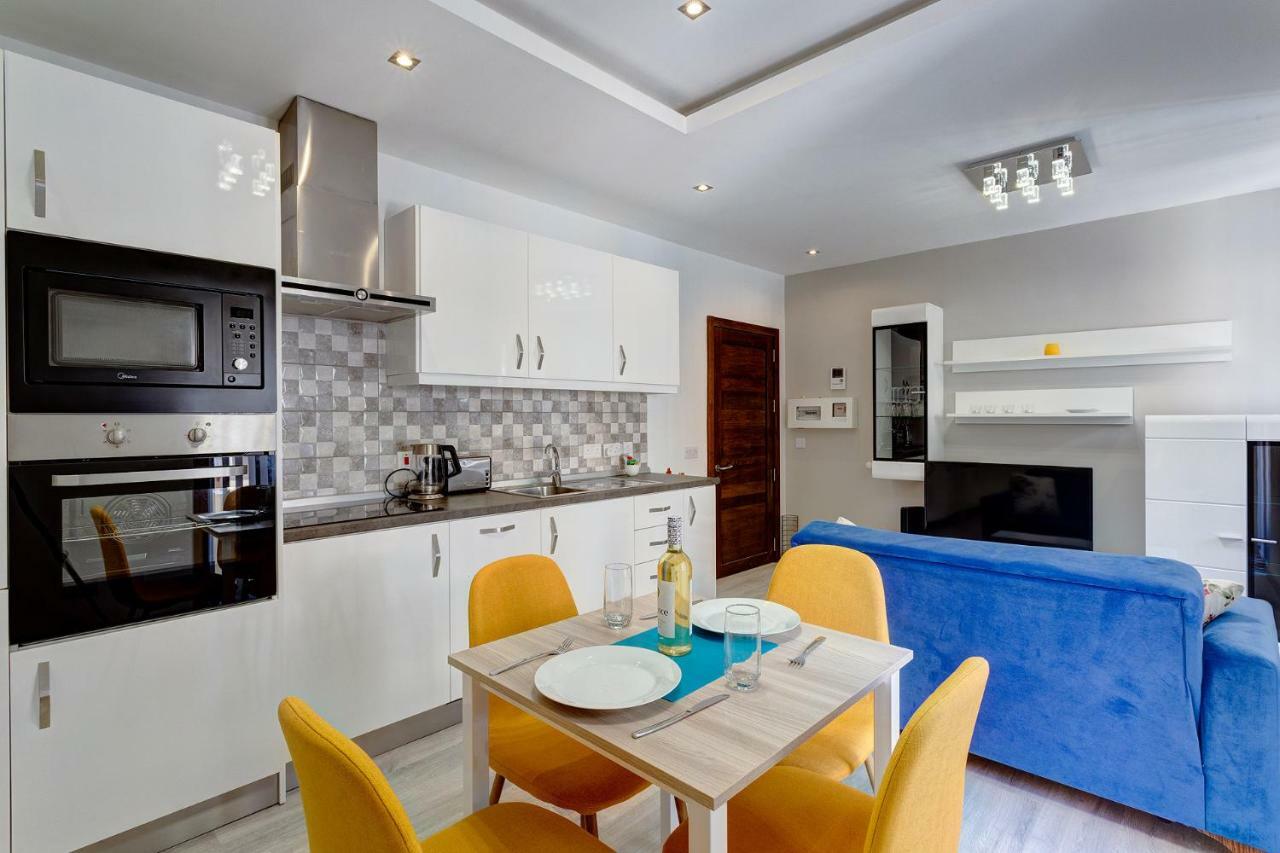 Modern Apartment Just Off The Promenade Sliema Exteriör bild